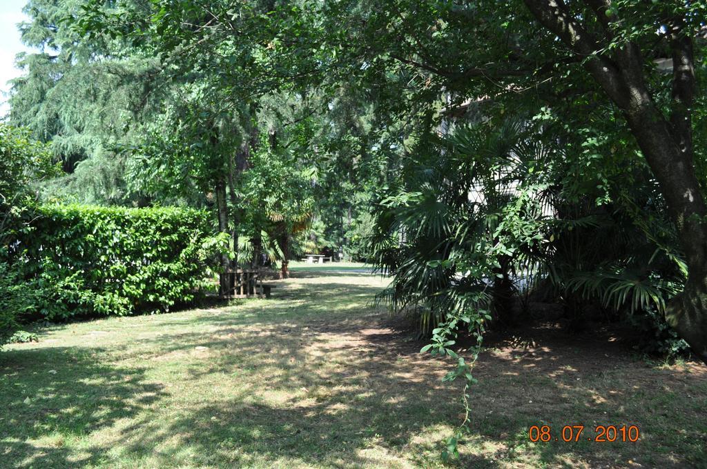 Invilla B&B Varese Esterno foto