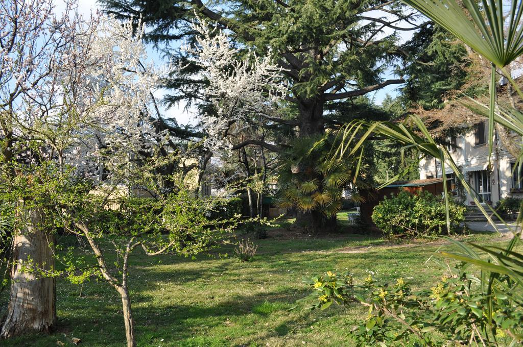 Invilla B&B Varese Esterno foto